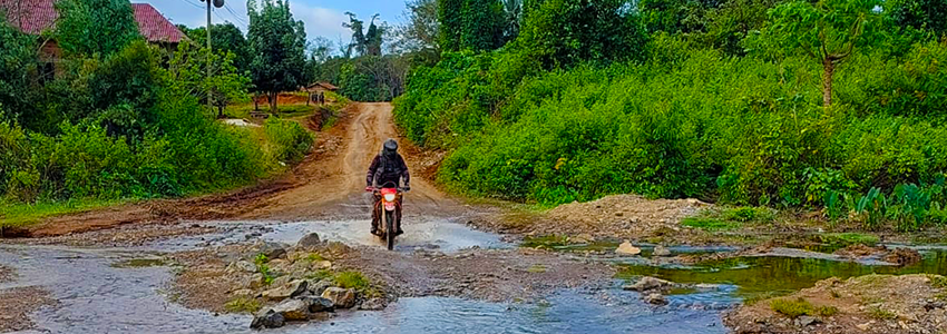 Viele Menschen träumen davon - Enduro fahren in Laos Viele Menschen träumen davon - Enduro fahren in Laos